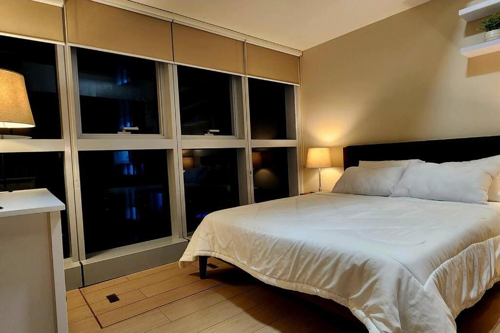 Casa Antonio At Uptown Parksuites Tower One Bgc Манила Екстериор снимка