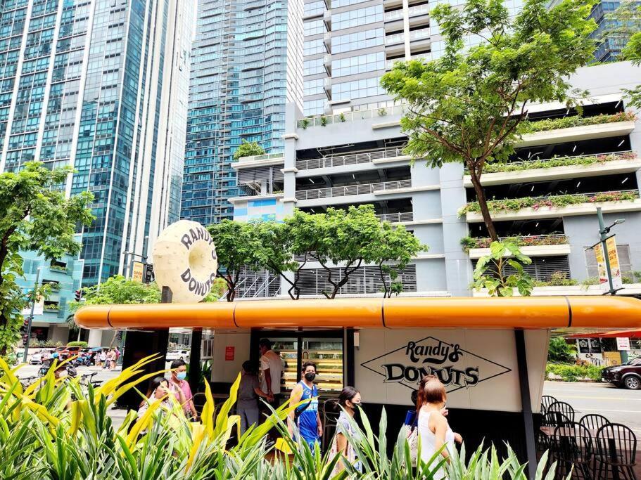 Casa Antonio At Uptown Parksuites Tower One Bgc Манила Екстериор снимка