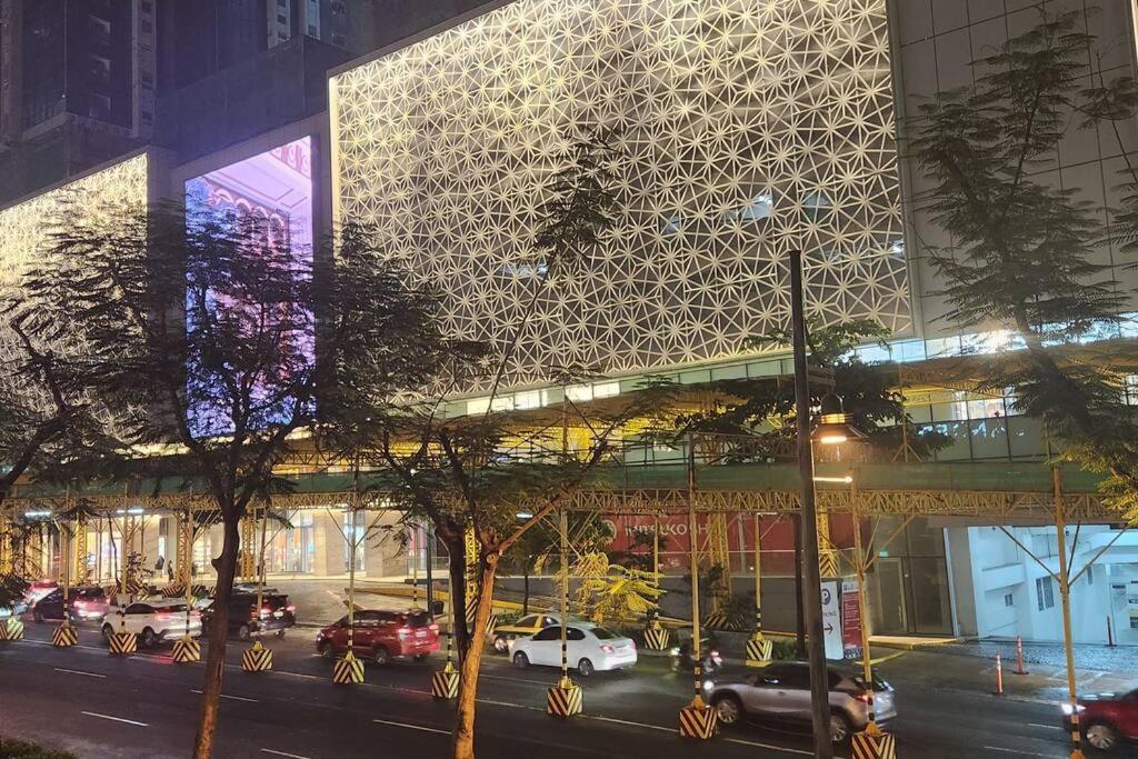 Casa Antonio At Uptown Parksuites Tower One Bgc Манила Екстериор снимка