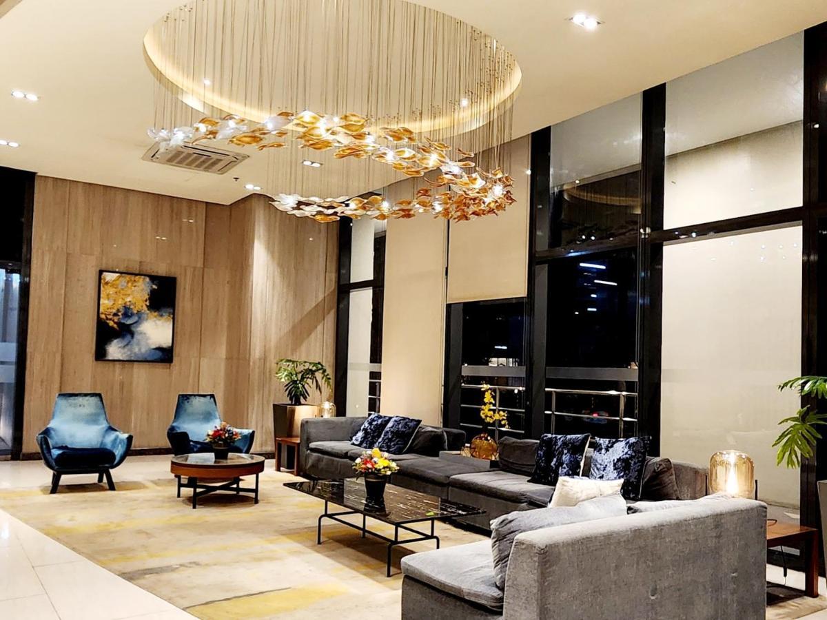 Casa Antonio At Uptown Parksuites Tower One Bgc Манила Екстериор снимка